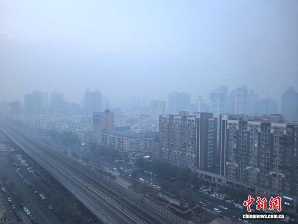 尚融 雾袭冰城 哈尔滨局地能见度不足500米